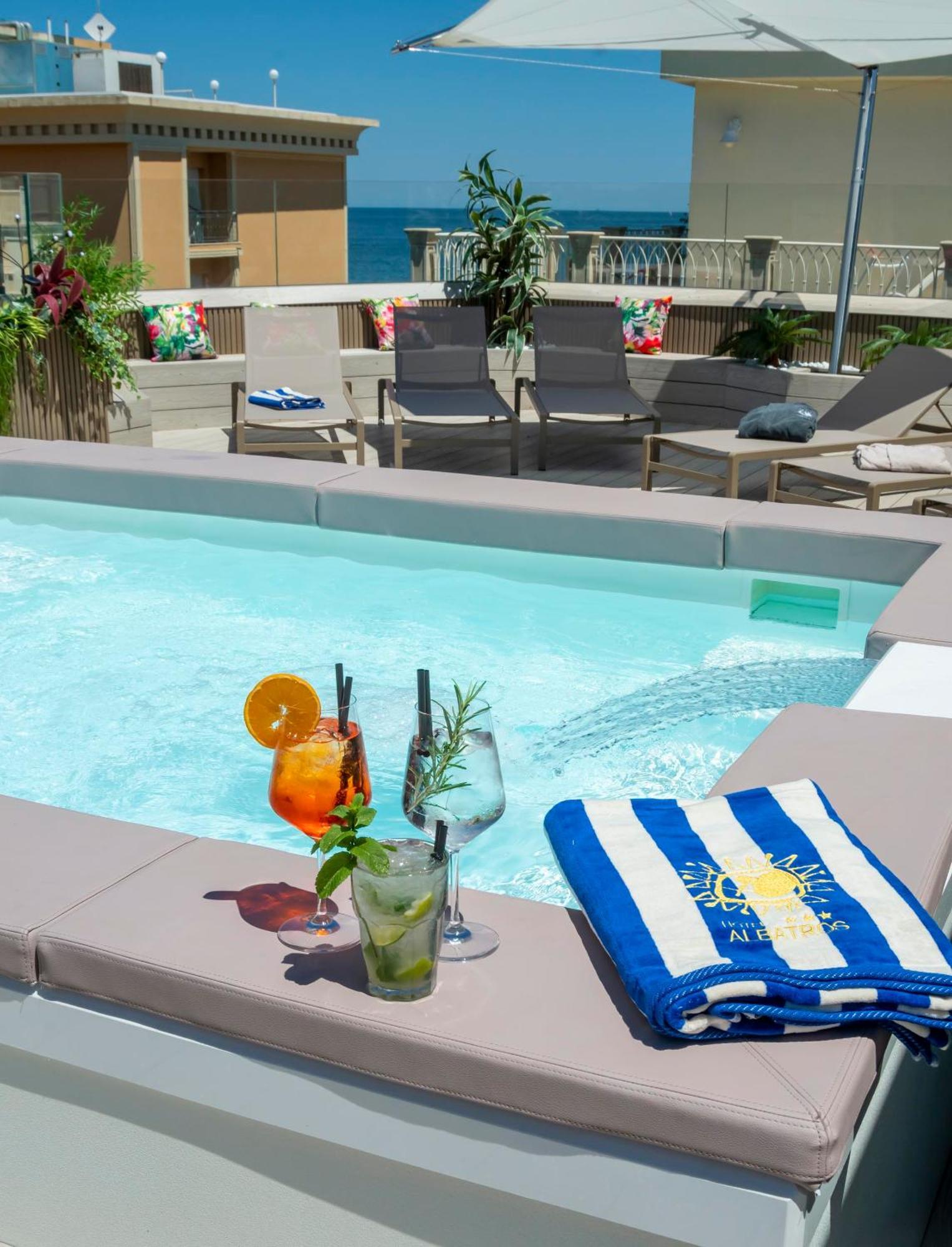 Hotel Albatros Misano Adriatico Exterior foto