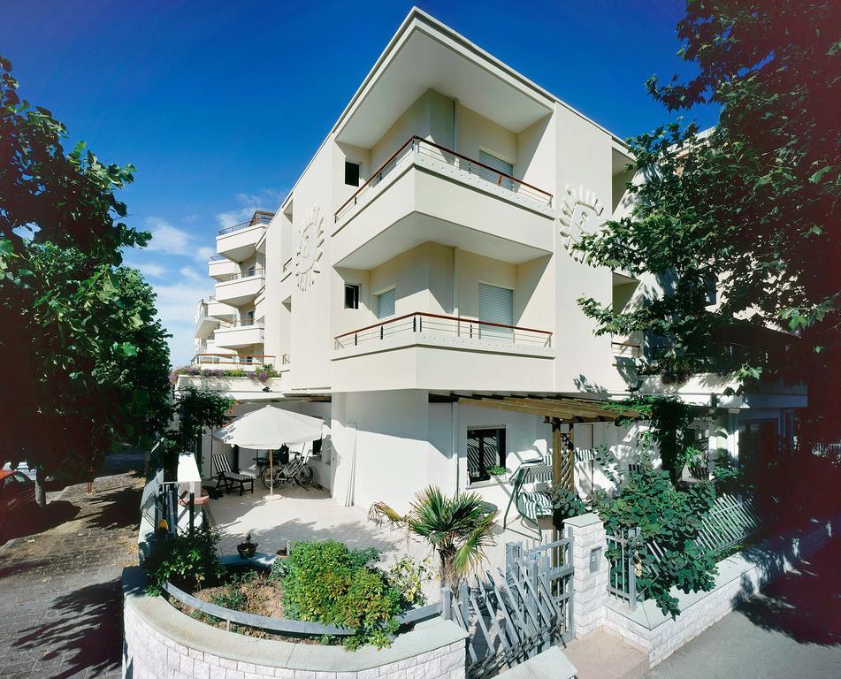Hotel Albatros Misano Adriatico Exterior foto
